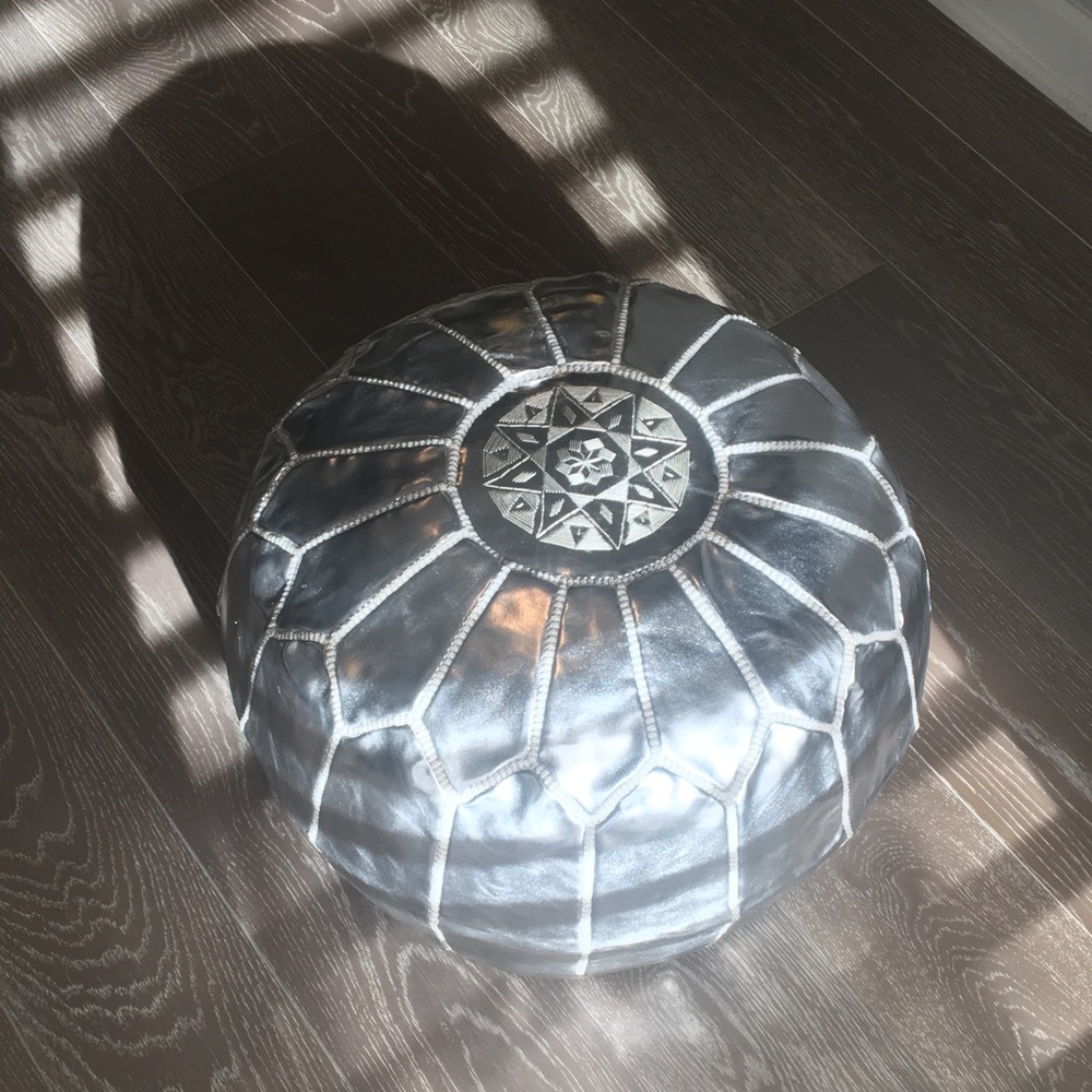 Unstuffed Silver Moroccan Round Pouf